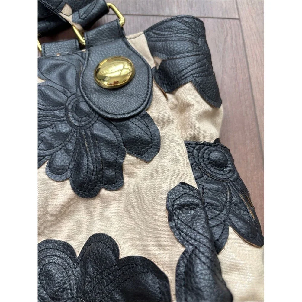 VTG Big Buddha Santa Barbara Black and Cream 3D Floral Appliqué Hibiscus Tote